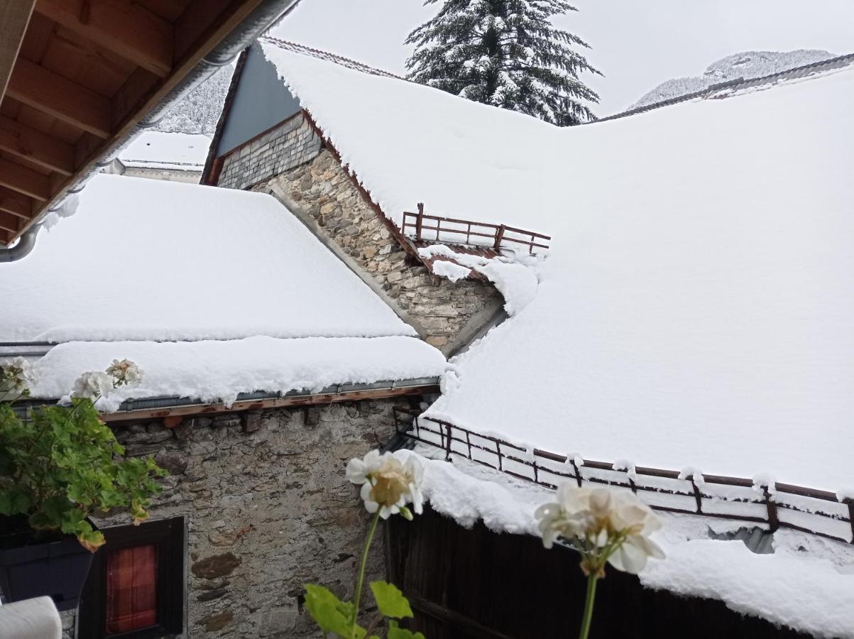 Le Montagnon Laruns Exterior foto